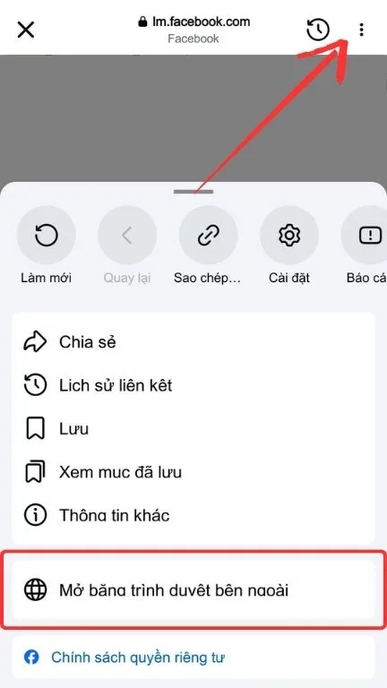 Thao tác bấm nút 3 chấm trên ứng dụng để mở link Linktree ra trình duyệt Safari